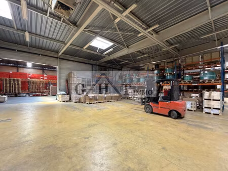 location local commercial