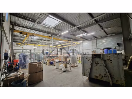 location local commercial