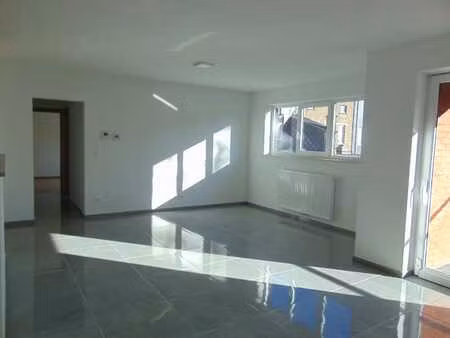 bel appartement 3 ch a louer jumet
