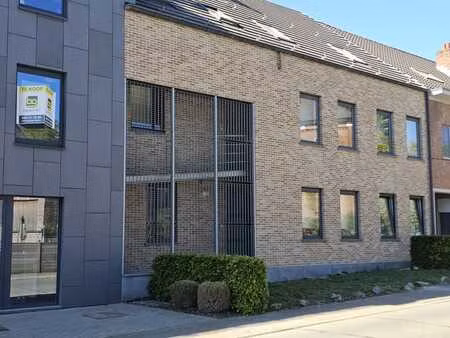 zeer ruim appartement met terras + garage