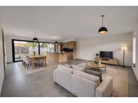 à louer  maison neuve avec 2 chambres et 2 garages à brak...