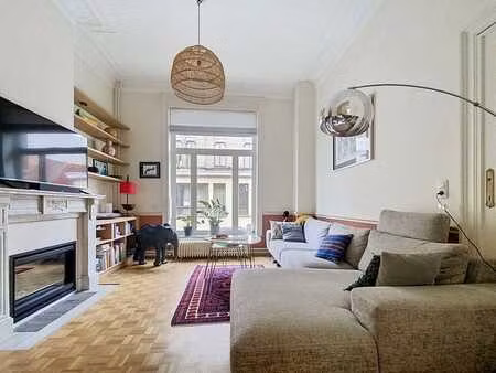 proximité square ambiorix: spacieuse maison 4 chambres + bu…