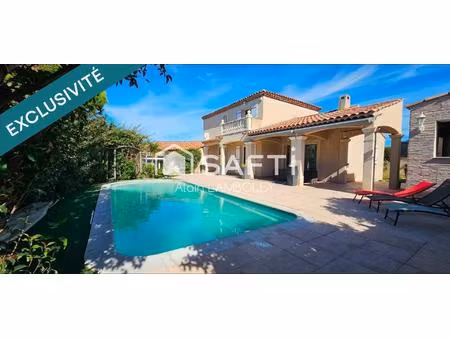 spacieuse villa avec piscine  cadre résidentiel prisé