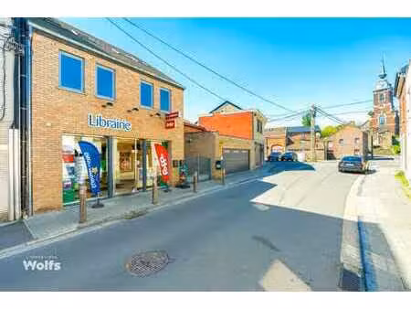 rez-de-chaussée commercial avec superbe duplex !