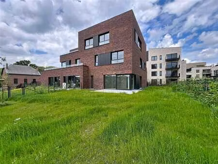 spacieux appartement avec terrasse et jardin
