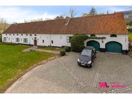 ferme unique avec piscine sur 27 ares dans le domaine de bo
