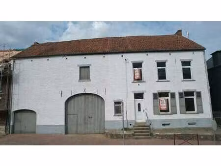 authentique corps de ferme avec grange et garage à rénover