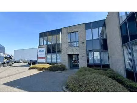 unité commerciale à louer près de l'entrée de l'a12 à aarts