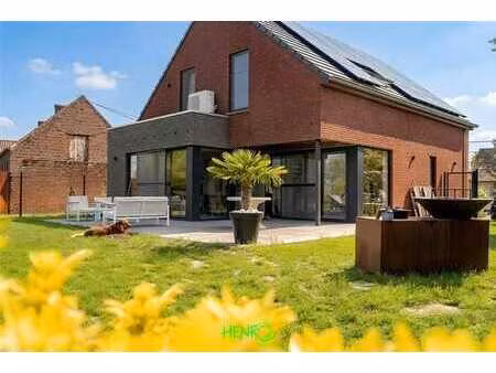 villa contemporaine 4 façades avec piscine ...