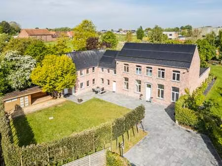 spacieuse et agréable villa bien située
