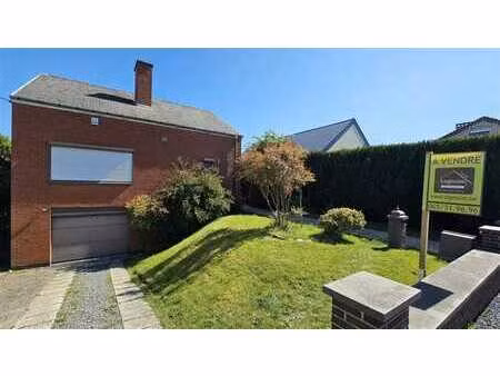villa à rafraichir + garage et jardin