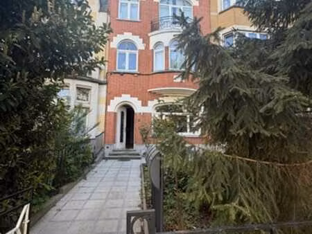 *superbe appartement rdc avec terrasse*