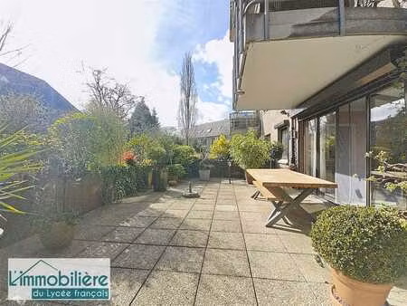 lumineux duplex 3 chambres avec terrasse de 50m² - peb c