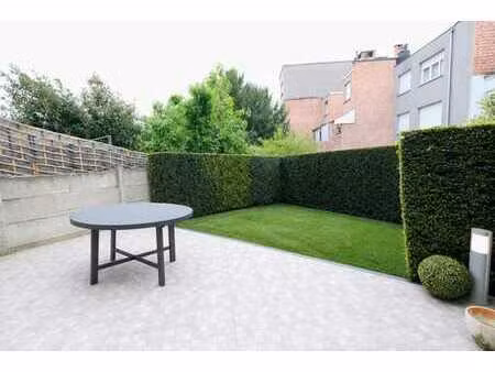 magnifique rez-de-chaussée une chambre avec jardin plein sud