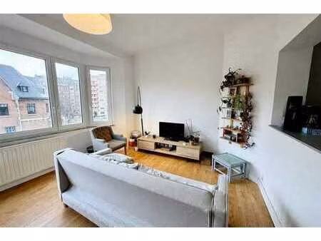 appartement 1 chambre etterbeek  lumineux et spacieux