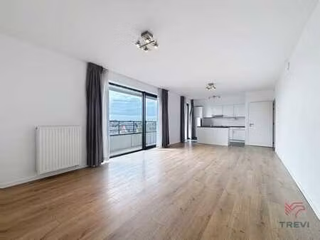 bel appartement 2 chambres + parking