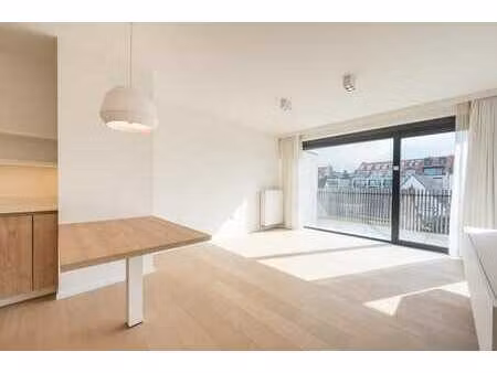 appartement récent (logement avec services d'aide) doté d...