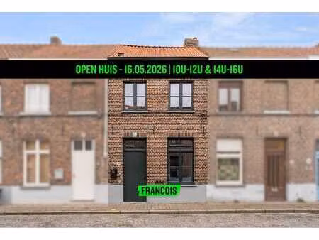 maison de ville lumineuse et rénovée avec goût  située à pr…