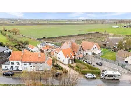 charmante maison mitoyenne à proximité de knokke avec des v