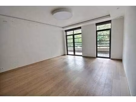 woluwe-st-pierre - magnifique appart 2 ch - terrasse - pkg