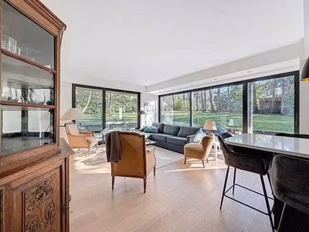 mix / soignes : bel appartement rénové et meublé + terrasse