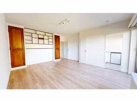 roodebeek : beau studio renove +/- 33m2