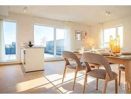 penthouse neuf  deux chambres avec spacieuse terrasse !