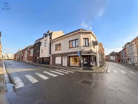 bien locatif avec espace commercial et appartement