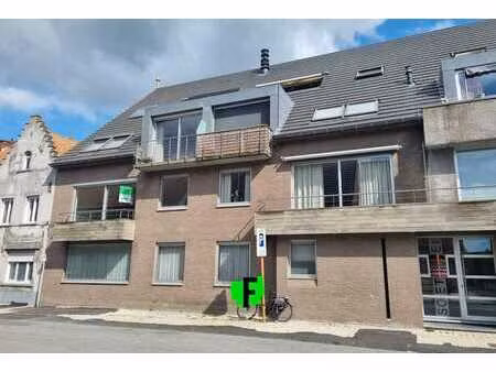 appartement de 2 chambres à coucher au centre de zedelgem
