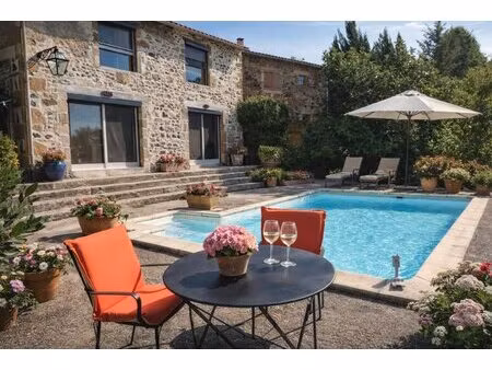 ensemble immobilier de charme composé de deux maisons  panorama  piscine et beaux...