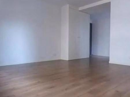 studio / 30m² / porte maillot (ligne 1)