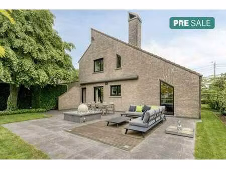 maison individuelle à vendre dans un endroit très pratique à