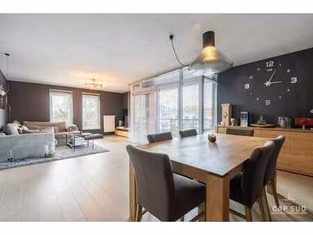 appartement deux chambres + terrasse + parking