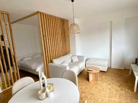 studio rénové avec coin nuit – 45 m² – très lumineux