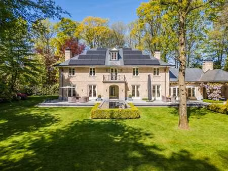 demeure de prestige sur un domaine orienté plein sud