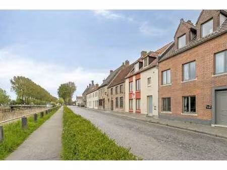 appartement au rez-de-chaussée avec terrasse le long de dams
