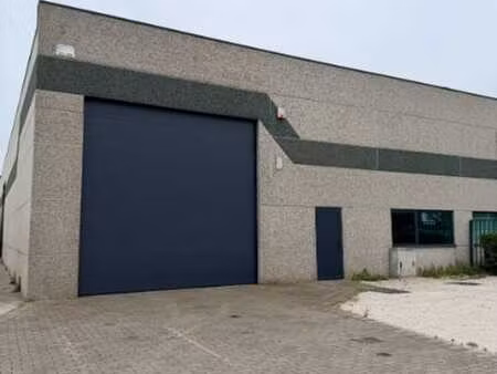 ruime opslagruimte in industriepark te lochristi