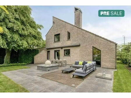 alleenstaand huis op gunstige ligging te koop in waregem