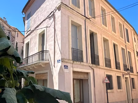 les halles !! bel appartement t4 rénové de 102 m2