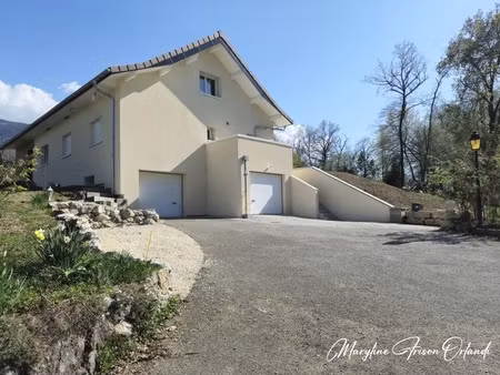 magnifique t4 duplex de 140 m² + garage double + jardin