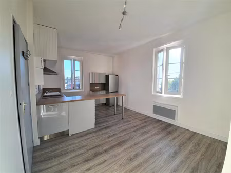 location appartement 3 pièces 43 m² à saint-palais (64120)