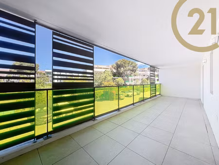 vente deux pieces avec parking - residence avec piscine