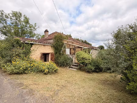 maison en pierres avec grange