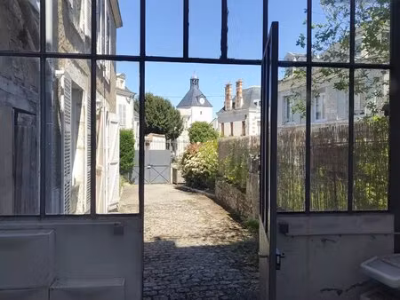 marchand de biens/investisseur immobilier: maison divisible en 3 lots en hypercentre de be