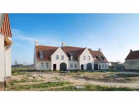 maison de coin neuve située au calme à lapscheure.