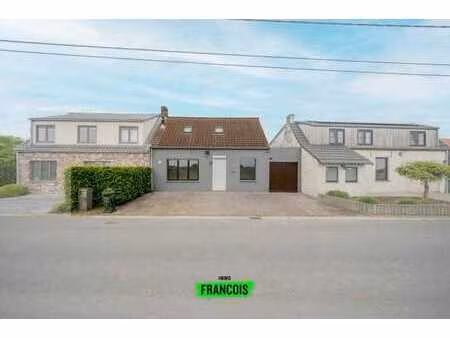charmante maison rénovée avec jardin ensoleillé dans un env…