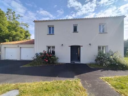 vente maison piscine à montbert (44140) : à vendre piscine / 143m² montbert