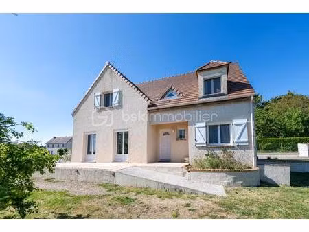 magnifique maison édifiée en 2005 sur sous-sol total  composée de 4 chambres et de sa vue 
