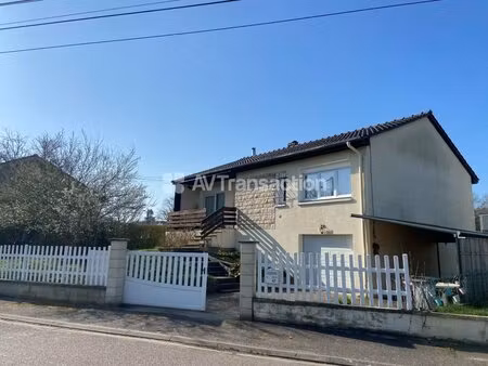 maison avec garage et jardin