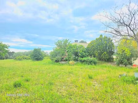 terrain à bâtir de 550 m² et libre de construction & de constructeur